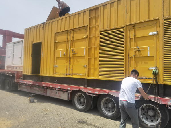 瑞丽除了负载情况和发动机维护，还有哪些因素会影响 200kw 柴油发电机的油耗？