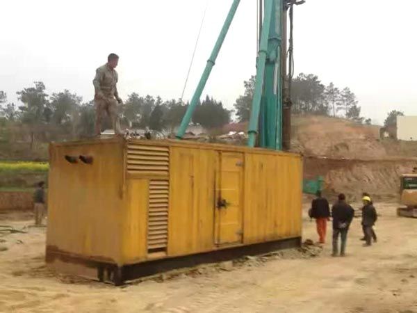 瑞丽如何判断水冷式机油散热器密封件是否需要更换？